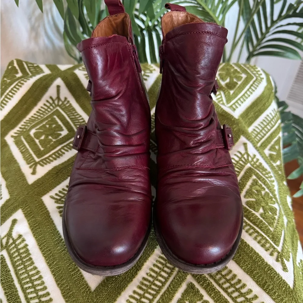 Miz Mooz  “Legacy” Burgundy Leather Ankle Boots with Buckles Size 8 - Picture 3 of 9